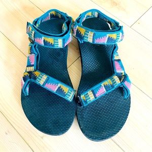 Teva Women’s Original Universal Sandals Turquoise Pink Gold Aztec Pattern, 8